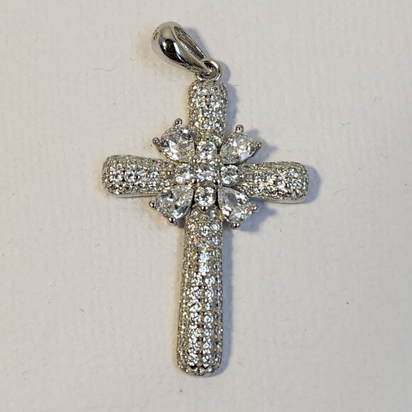NIB 925 White Diamond Simulant Pave 2.00cts Silver Cross Pendant - Picture 1 of 12